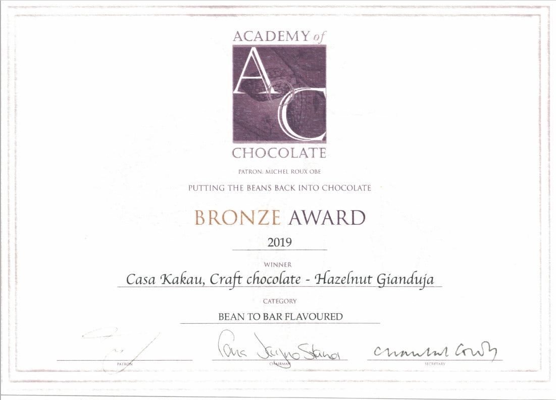 Занаятчийски  шоколад с Лешници