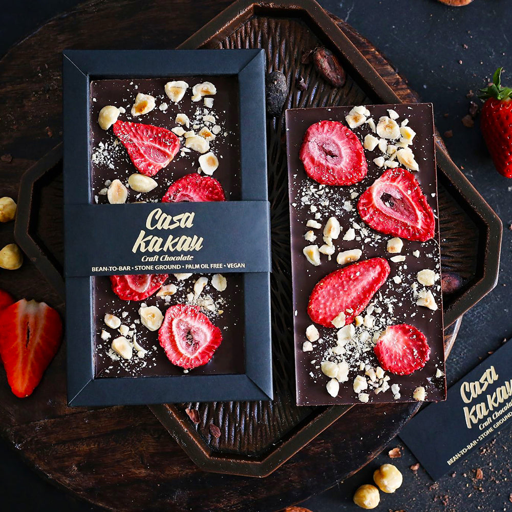 Шоколад с ягоди и лешници